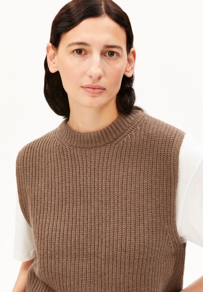 RIB KNIT VEST