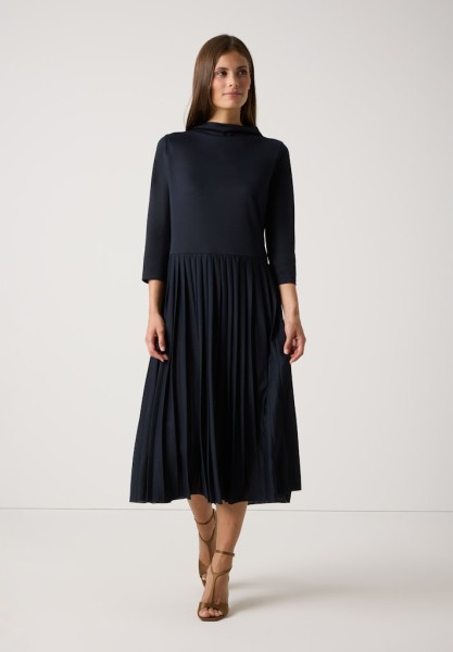 Jerseykleid mit Plisseefalten