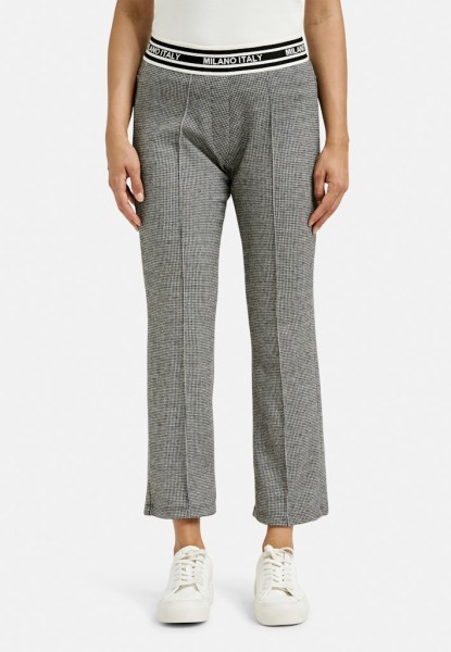 kickflare pants, elastic waist, pin tucks
