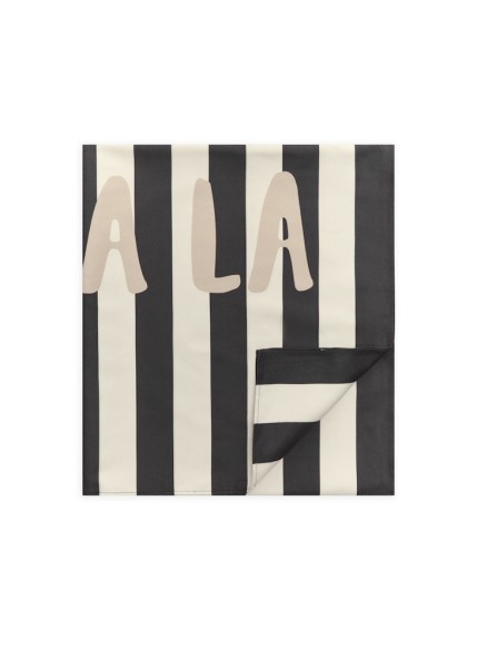 Handtuch mit Streifen und OH LA LA-Schriftzug