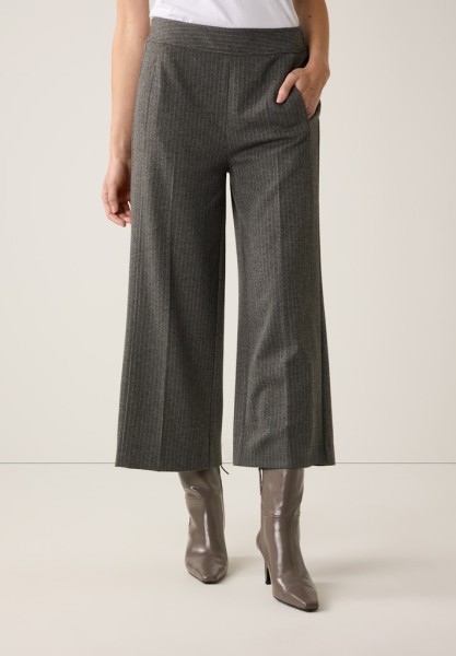 Culotte mit Nadelstreifen
