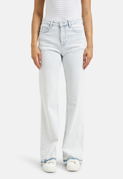 Kickflare pants, 5-pockets style, open hem