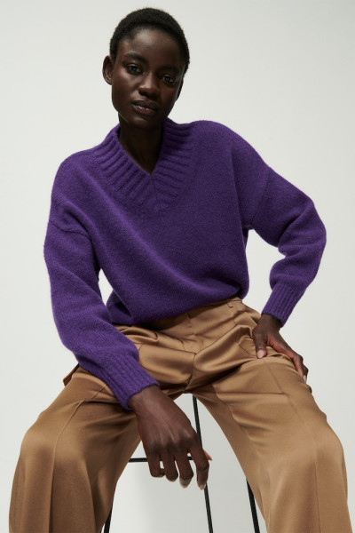 Leichter Pullover mit V-Ausschnitt