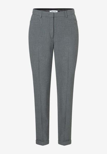 Schmale Hose mit Aufschlag