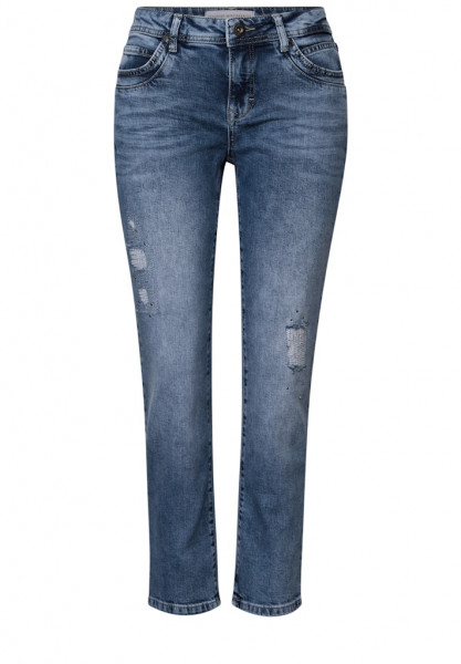 Jeans mit Destroyed-Details