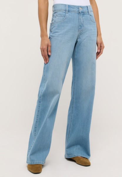 3602599-3558 LIZ LOVE