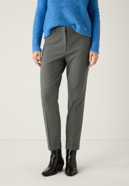 Schmale Hose mit Aufschlag