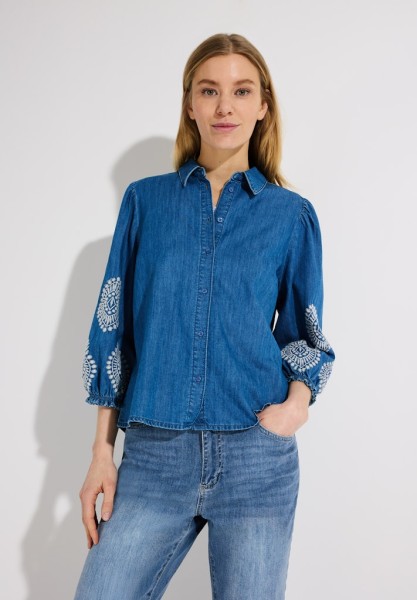 Jeansbluse mit Stickerei
