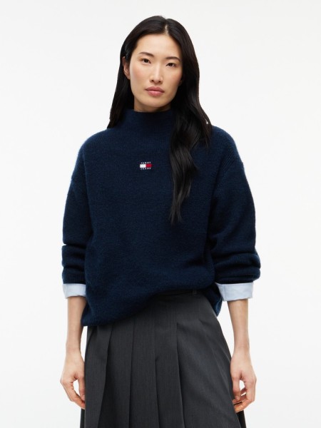TJW MOCKNECK BADGE SWEATER EXT